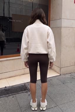 Giacca Corta Écru da Donna con Collo a Listino e Zip