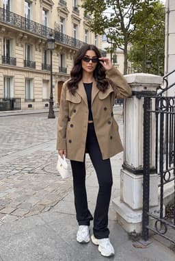 Korte Kaki Trenchcoat voor Dames met Contrasterende Riem