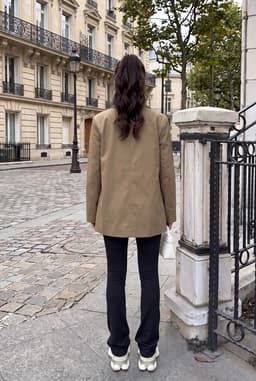Korte Kaki Trenchcoat voor Dames met Contrasterende Riem