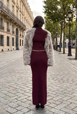 Ensemble Jupe Longue et Crop Top Bordeaux en Maille Côtelée avec Chaîne