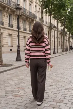 Suéter de malha às riscas cor-de-rosa com decote redondo — Cor-de-rosa