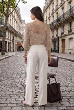 Transparentes Grobstrick-Top mit überschnittenen Schultern in Beige — Beige