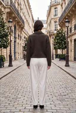 سويتر نسائي مضلع بياقة بولو وسحاب مزدوج بني