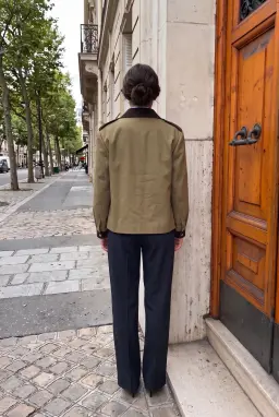 Damen Khaki Bestickte Jacke mit Kontrastkragen
