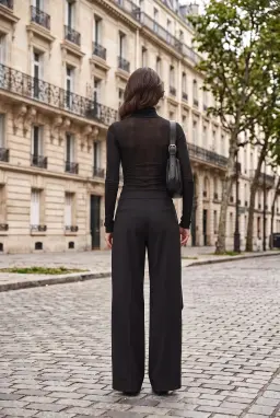Damen Weite Low-Rise-Hose mit Bindegürtel - Schwarz — Schwarz