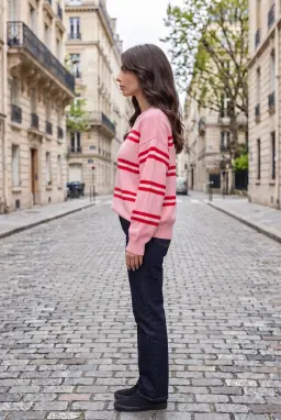 Suéter de Malha às Riscas Oversize com Decote Redondo para Mulher — Rosa
