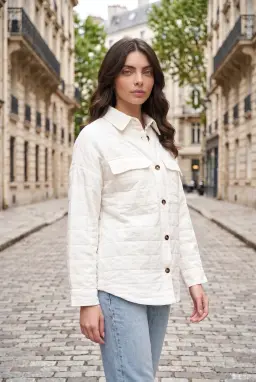 Sobrecamisa Texturizada Oversize Mulher Cru com Bolsos